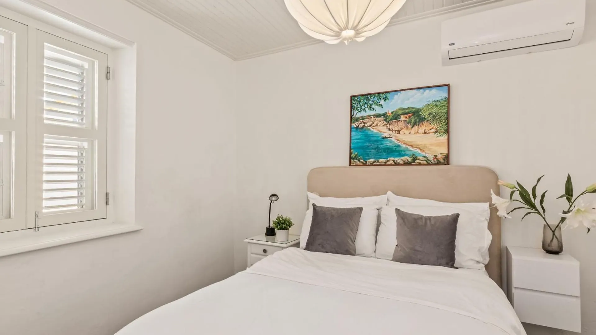 Charming Centennial Appartement Willemstad Apartment