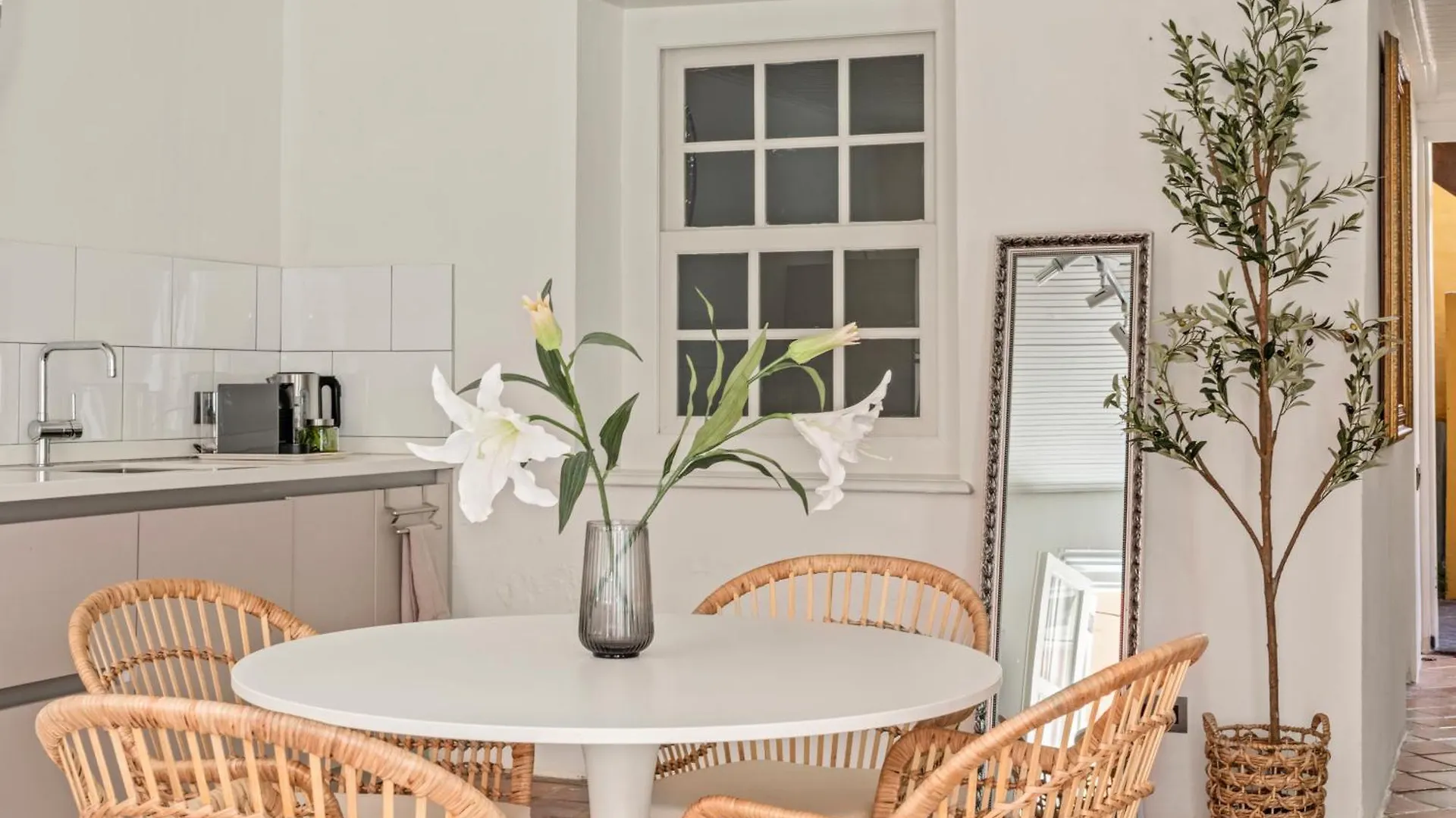 Charming Centennial Appartement Willemstad
