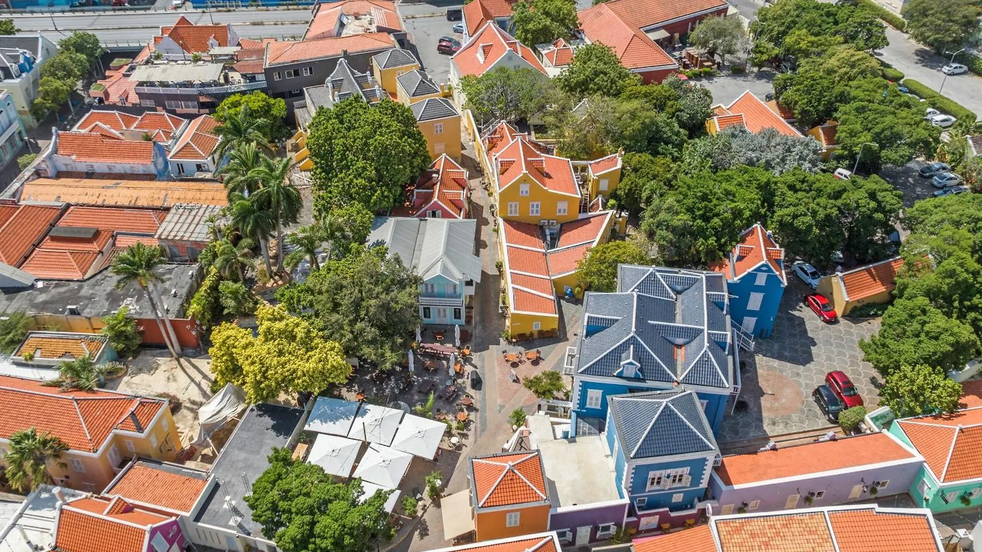 Charming Centennial Appartement Willemstad Apartment